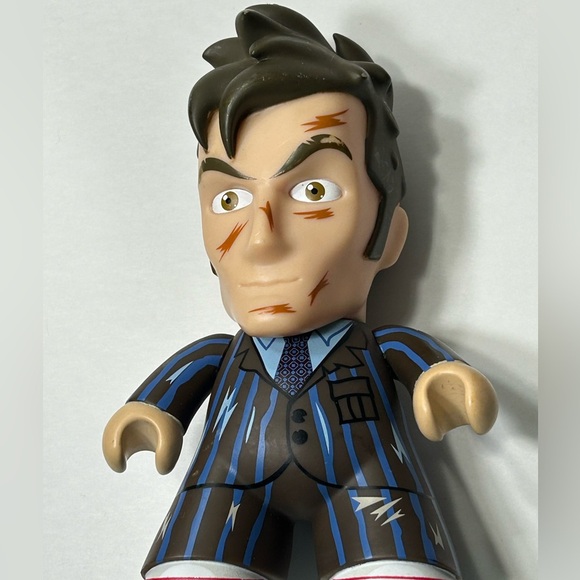 Doctor Who -  6.5” End of Time 10th Doctor Titan Vinyl Figure  ✨ - Picture 2 of 6